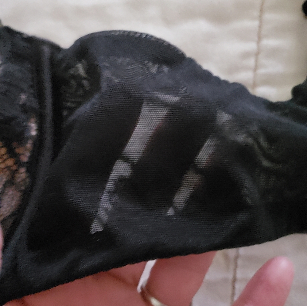 Victoria's Secret Black Lace Sheer Mesh Bra Size 34d - Picture 3 of 7